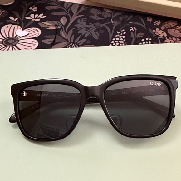 Quay Australia “Wired” Classic Black Sunglasses - Picture 1 of 4